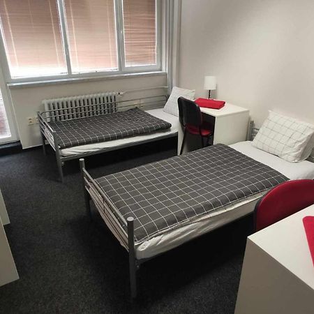 Parkcentrum Lowcost Hotel Near Center Of 오스트라바 외부 사진