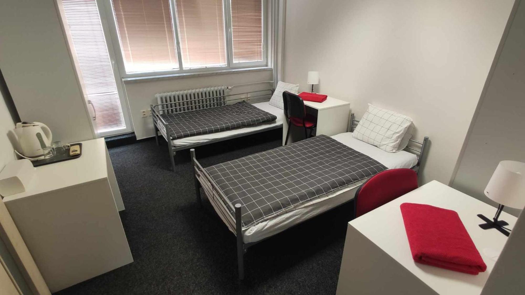 Parkcentrum Lowcost Hotel Near Center Of 오스트라바 외부 사진